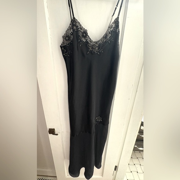 Cerie slip dress - Picture 1 of 8